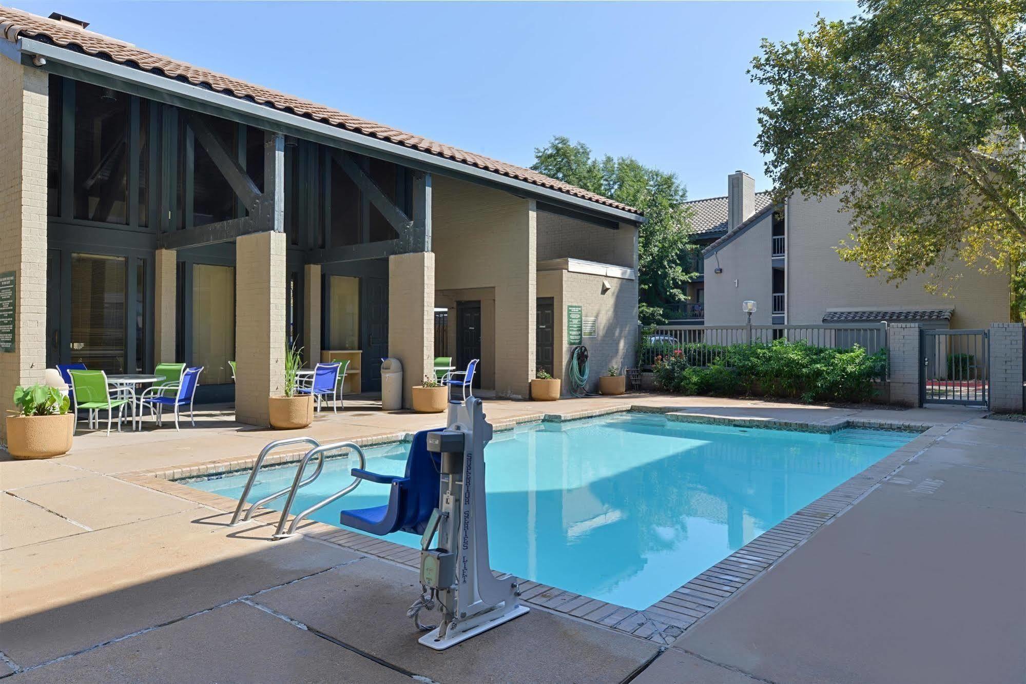 Americas Best Value Inn & Suites Extended Stay - Tulsa Ngoại thất bức ảnh